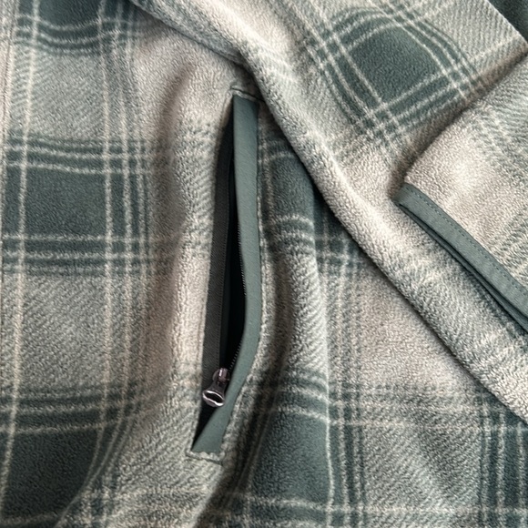 Duluth Trading Co green relaxed fit checkpoint fleece mock neck zip pullover - Picture 14 of 16